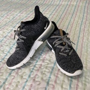 Nike Airmax women’s 7